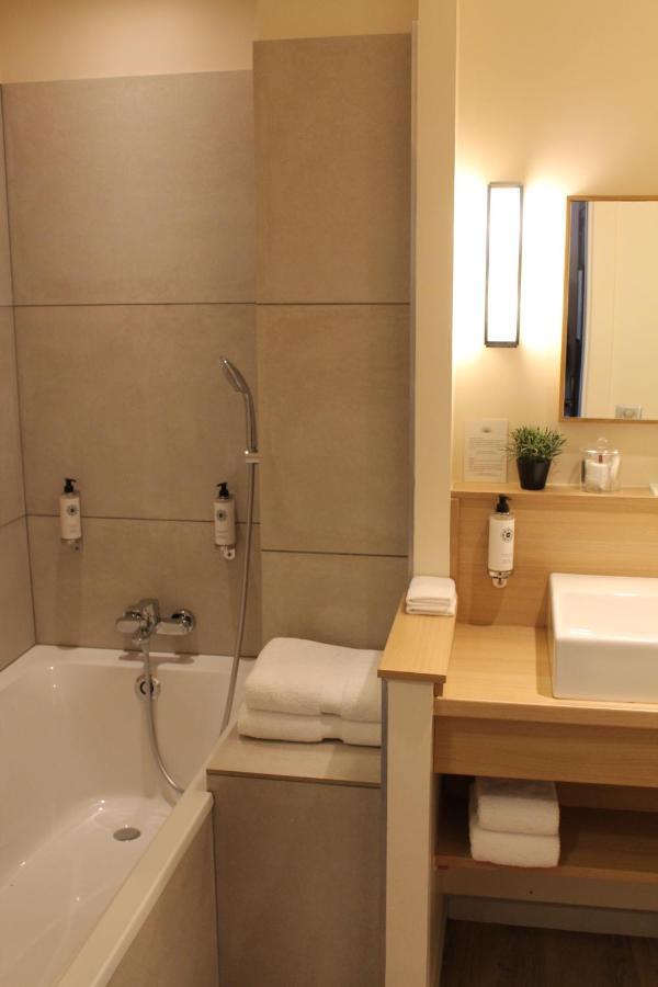 Hotel Jardin Le Pasteur Châlons-en-Champagne Екстериор снимка